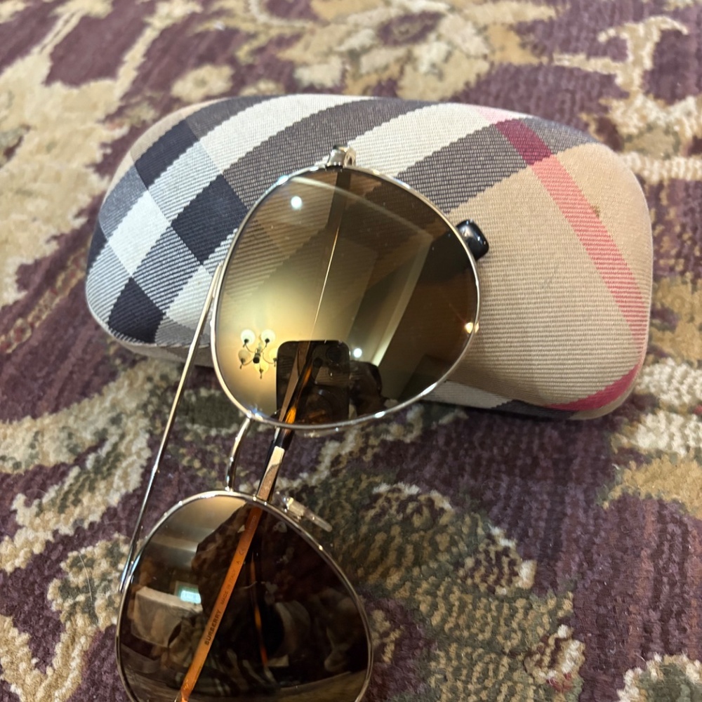 Burberry Original Sunglasses 🕶 - Picture 13 of 15